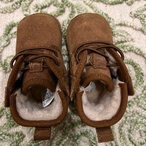 Size 2 / 3 Baby Uggs